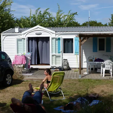 Campsite Camping Les Parcs